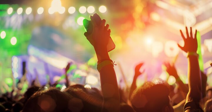 fisz-emade-tworzywo--emocjonalny-wiecz--r-w-muze-auto-1791